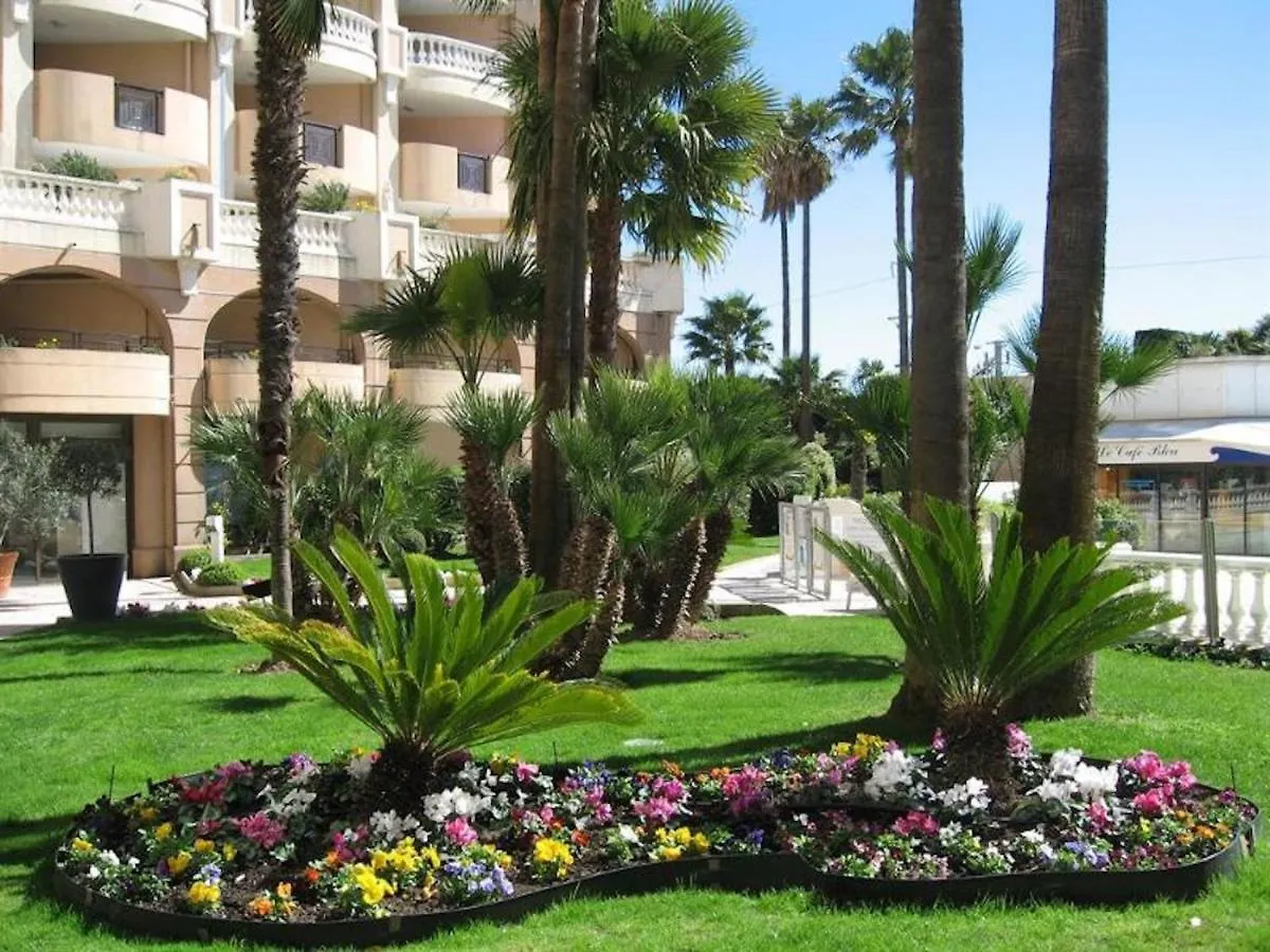 #Cannes Boccacabana Beach, Seafront, In Resid Pierre&Vacances Classe 3 Stars קאן